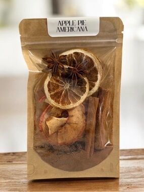 Cozy Herbal Simmer Pot by Finch and Spruce: Apple Pie Americana